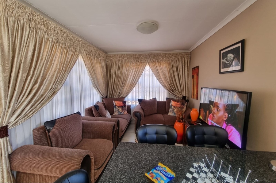 3 Bedroom Property for Sale in Ellaton North West